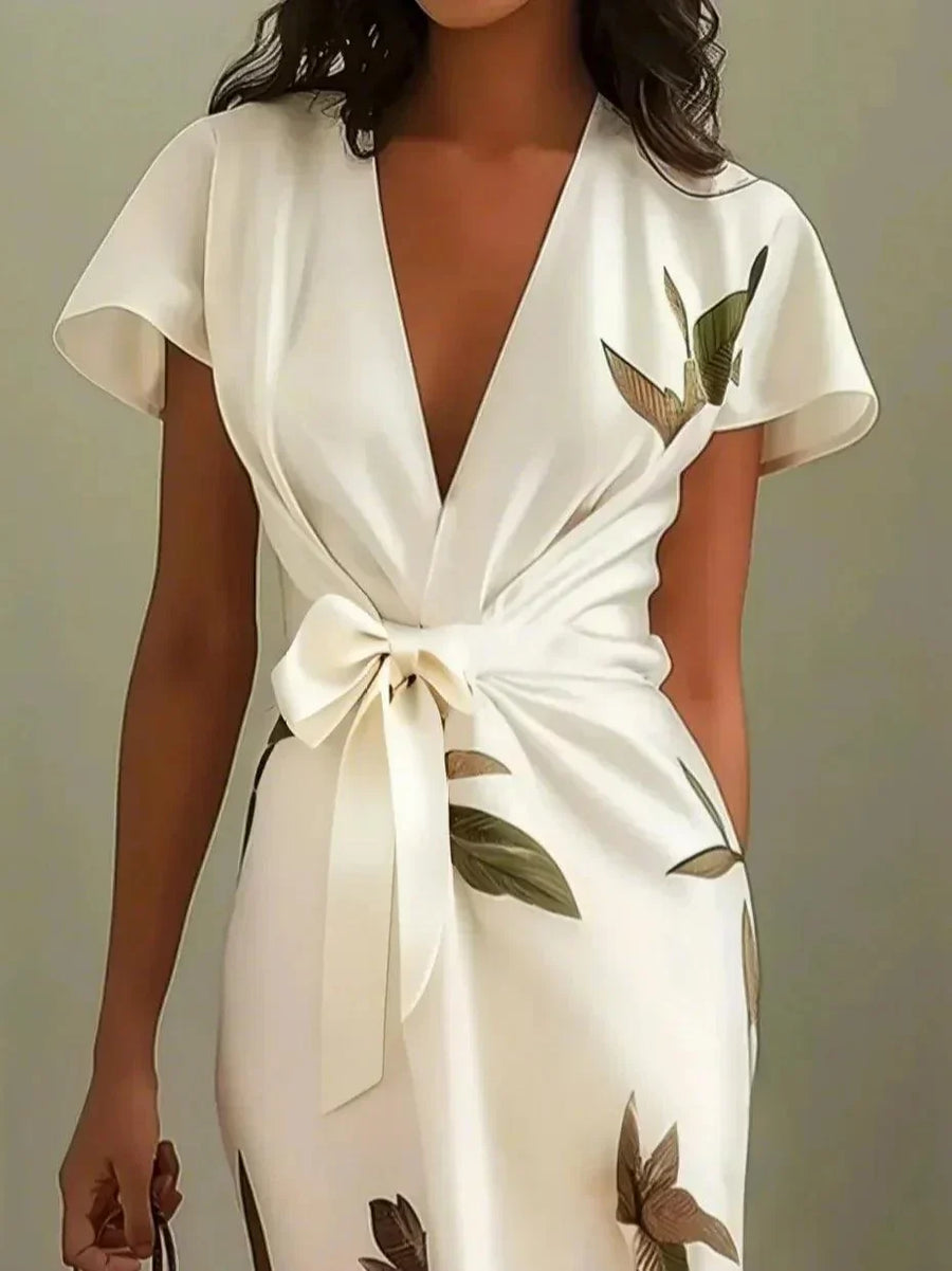 Rochie elegantă cu design petrecut