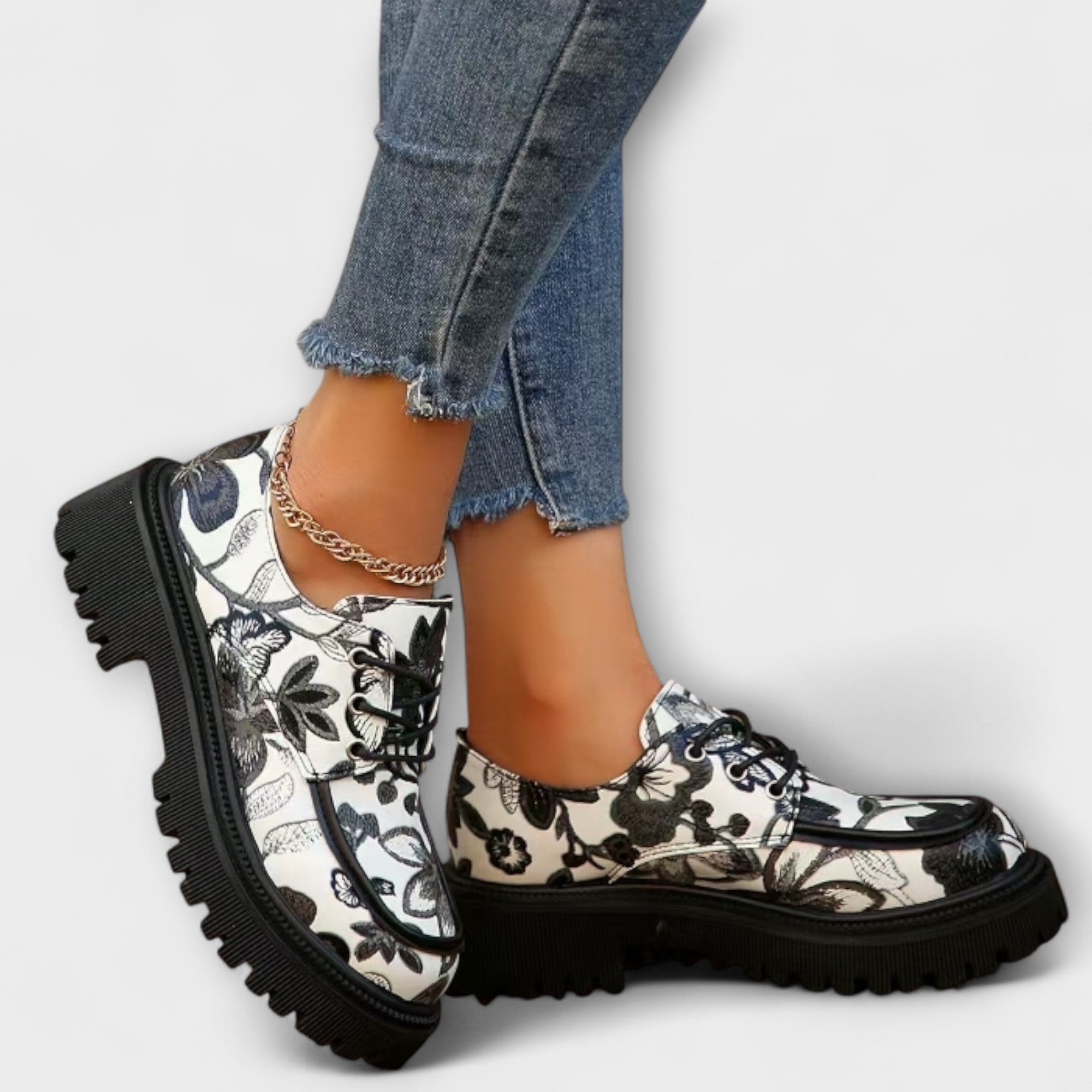 Sandra - Pantofi Retro Eleganți