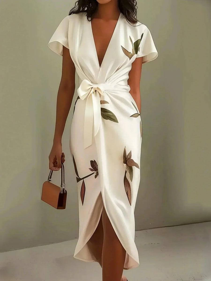 Rochie elegantă cu design petrecut