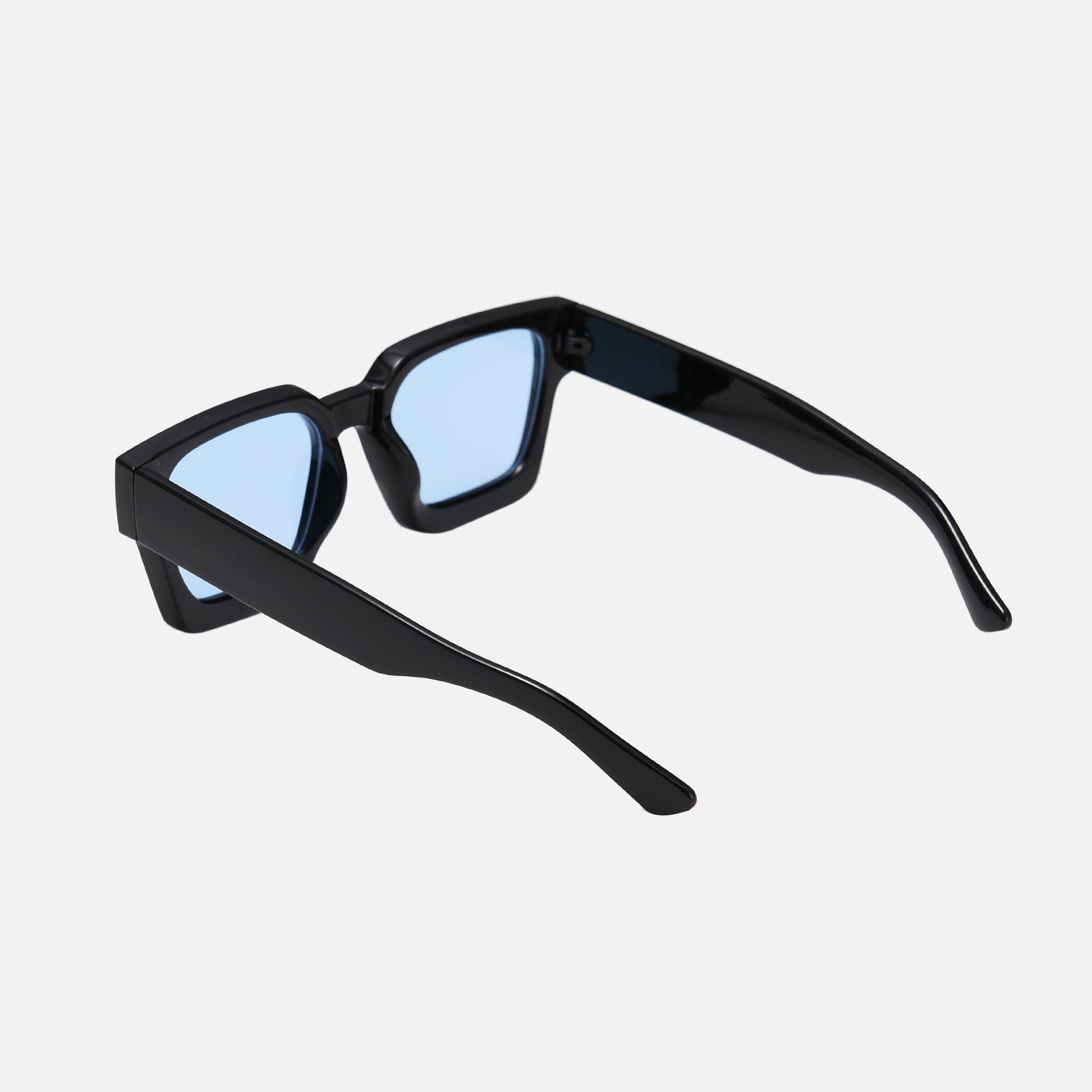 "Ios - Ochelari de Soare" can be rewritten as "Ochelari de Soare Ios".