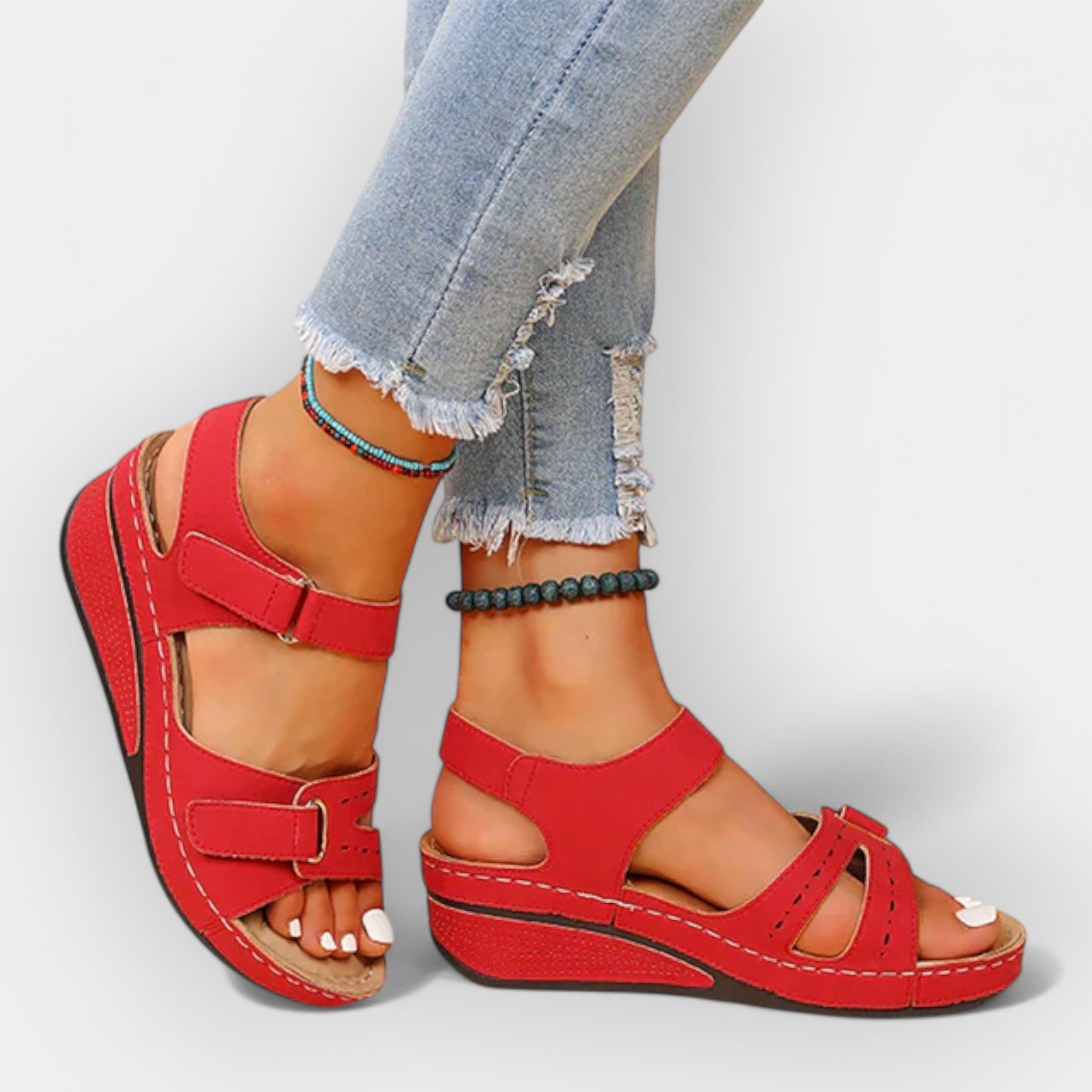 Sandale cu design aerisit