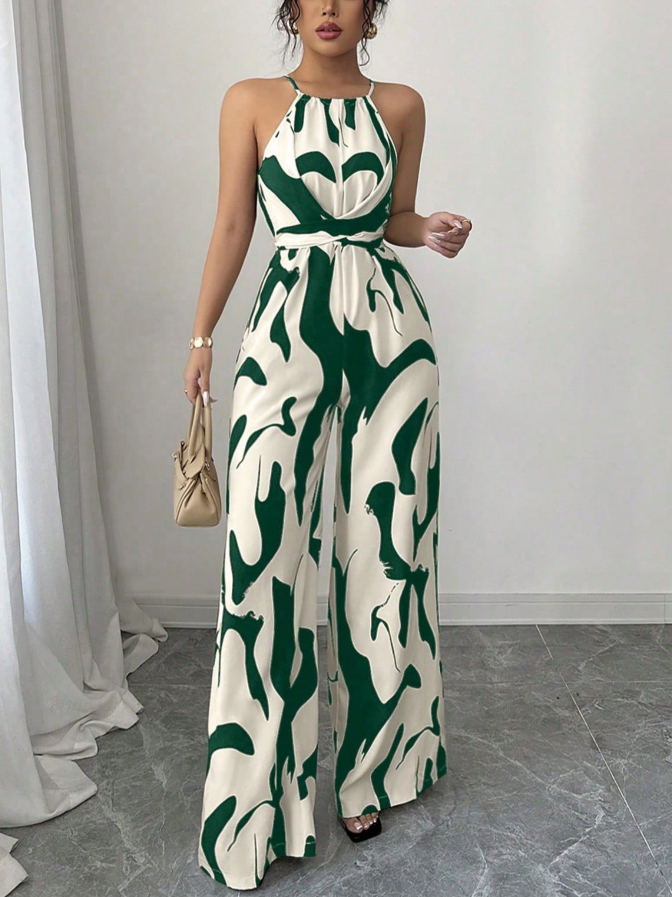 Salopetă cu gât halter și design abstract