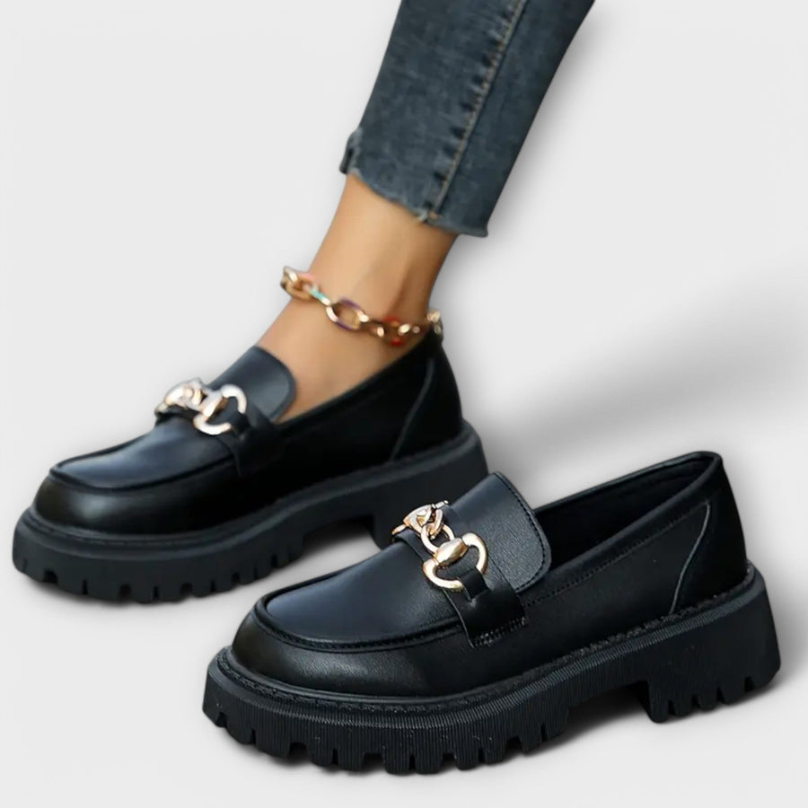Platforme elegante pentru femei cu cataramă