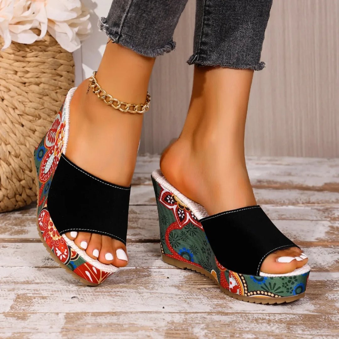Ionela - Sandale cu toc și design floral