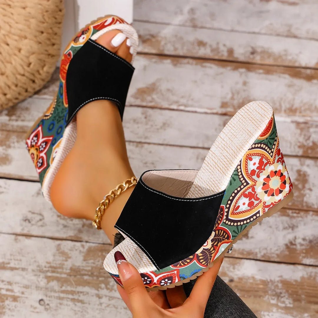 Ionela - Sandale cu toc și design floral